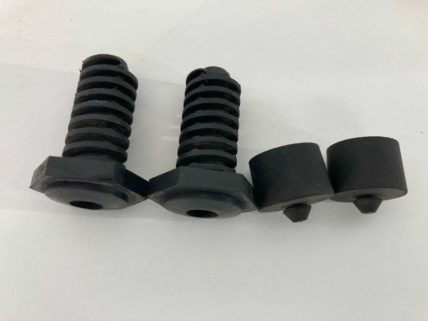 2009-2014 VW VOLKSWAGEN ROUTAN HOOD HINGE SCREM MOUTING BOLTS SET OEM