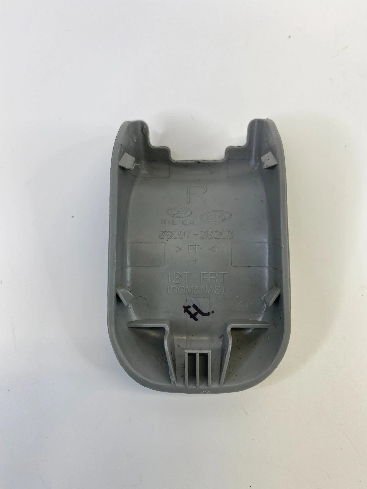 07 08 09 HYUNDAI SANTA FE FRONT INNER SEAT RAIL TRACK MOUNTING COVER 88097-2B000