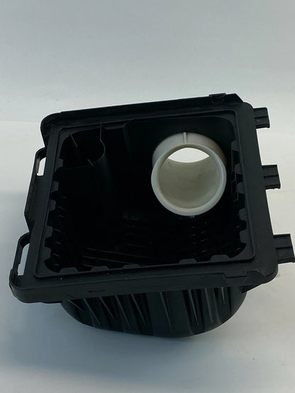 2009 2010 VOLKSWAGEN ROUTAN AIR CLEANER FILTER BOX HOUSING UPPER COVER PANEL OEM