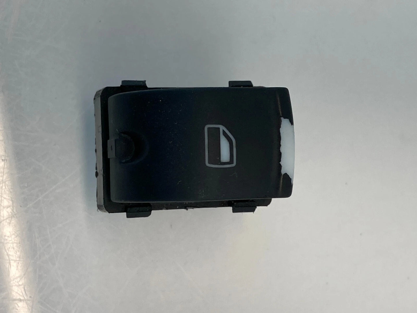 2007-2011 AUDI Q7 FRONT RIGHT PASSENGER DOOR WINDOW CONTROL SWITCH 4F09598552337