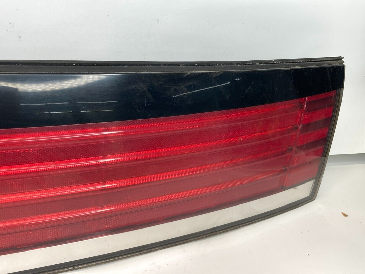 2007-2010 Lincoln MKX Center Tailgate Tail Light Panel Assy 7A1Z-13A565A OEM