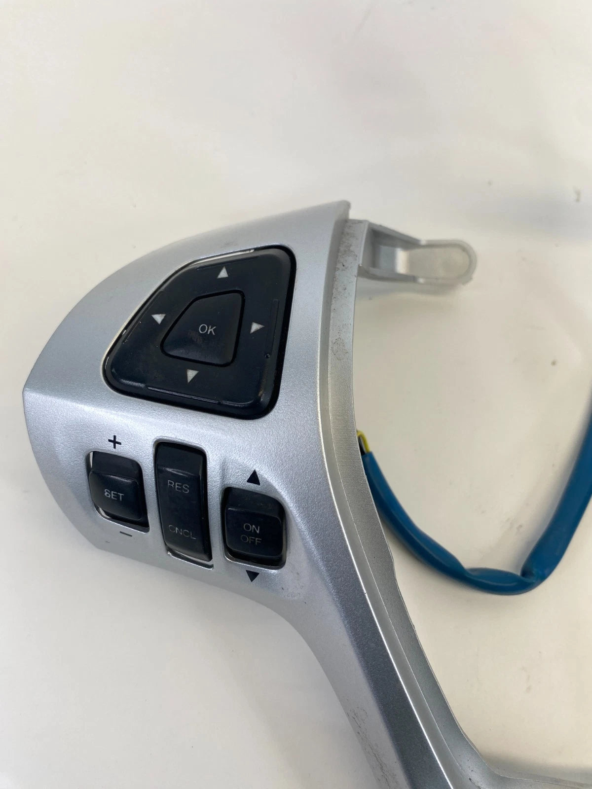 2013-2019 Ford Taurus Steering Wheel Cruise & Audio Control Switch Trim Bezel