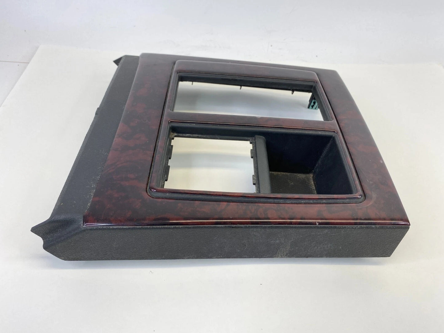 08-12 JEEP LIBERTY CENTER CONSOLE AT GEAR SHIFTER COVER TRIM BEZEL 1DP12XDVAC