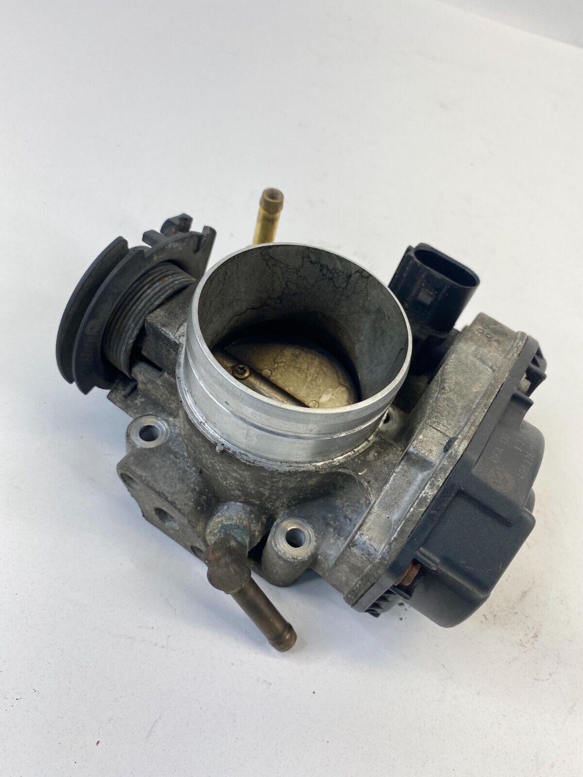 1998-2001 Volkswagen New Beetle 2.0L MT Throttle Body Throttle Valve 06A133066E