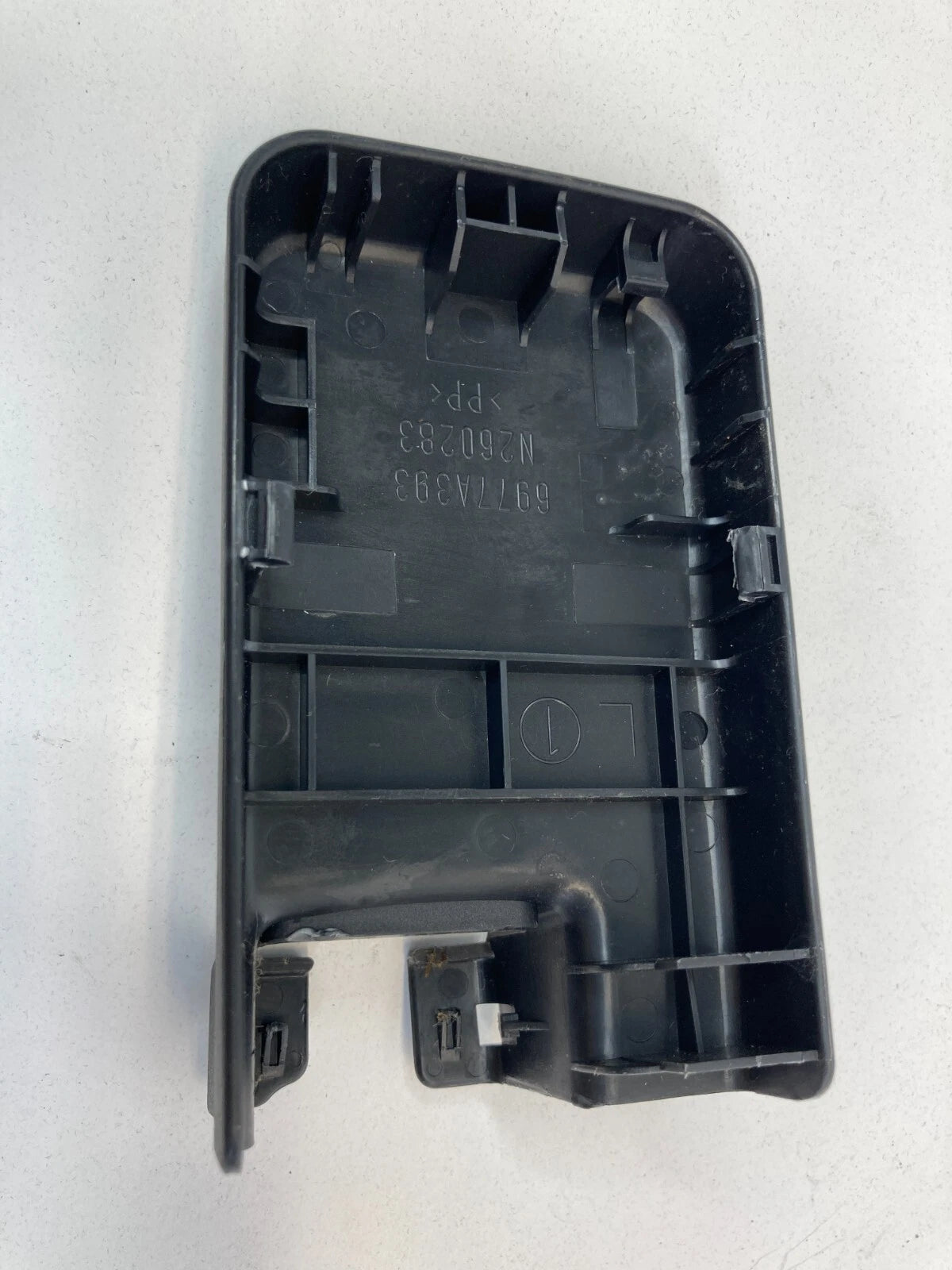 08-17 MITSUBISHI LANCER FRONT LEFT SEAT TRACK END COVER TRIM CAP 6977A393 OEM