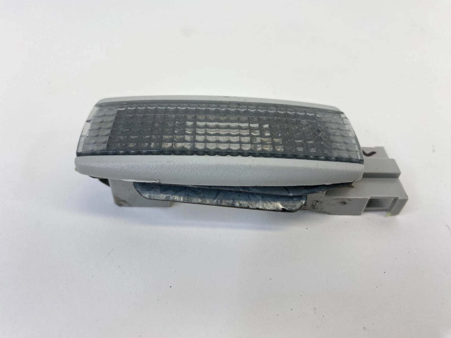 98-10 VOLKSWAGEN BEETLE FRONT LEF SIDE SUNVISOR LAMP SUN VISOR VANITY LIGHT OEM