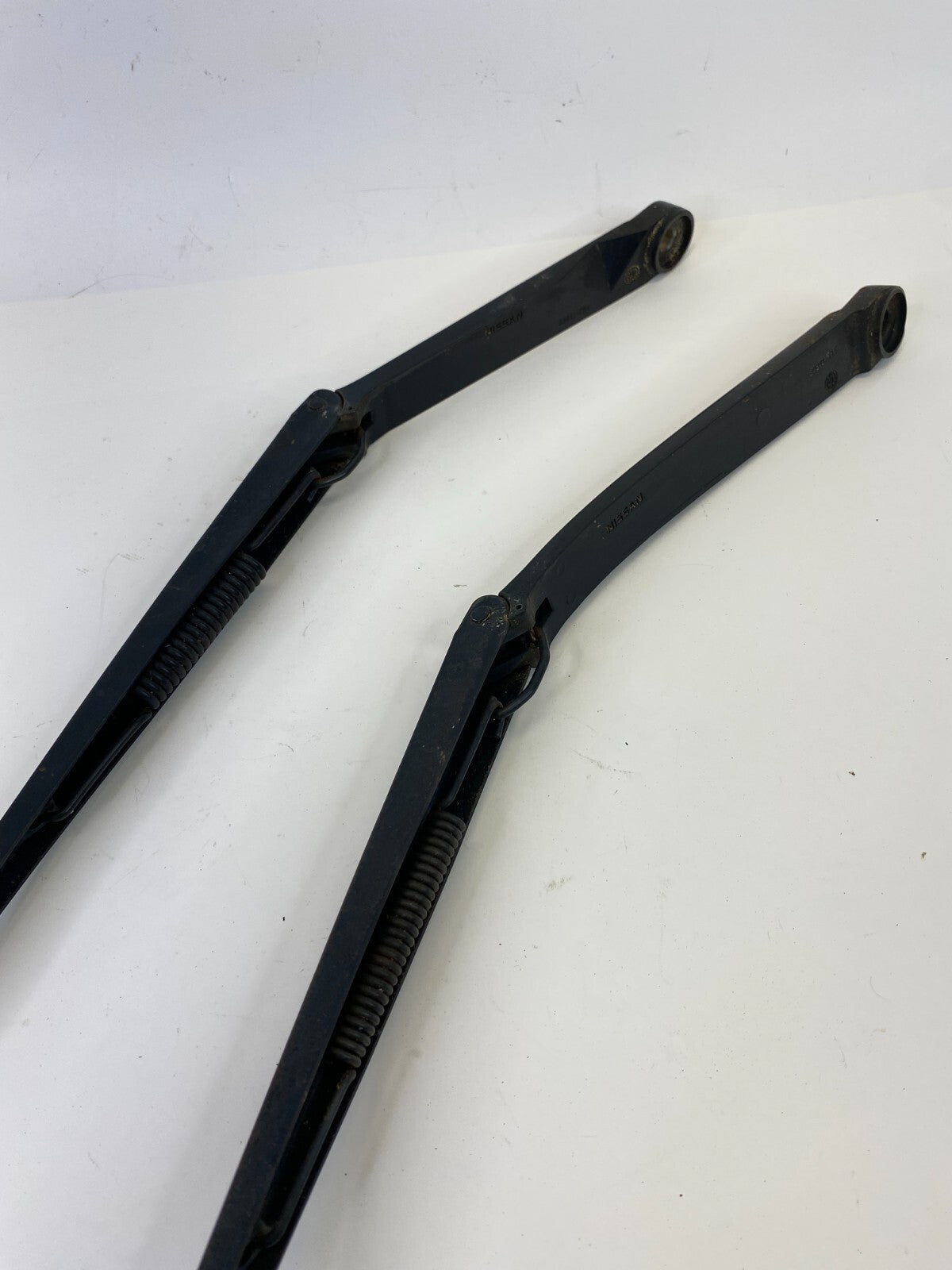 2002-2006 Nissan Altima Front Left & Right Windshield Wiper Arm Pair Set OEM