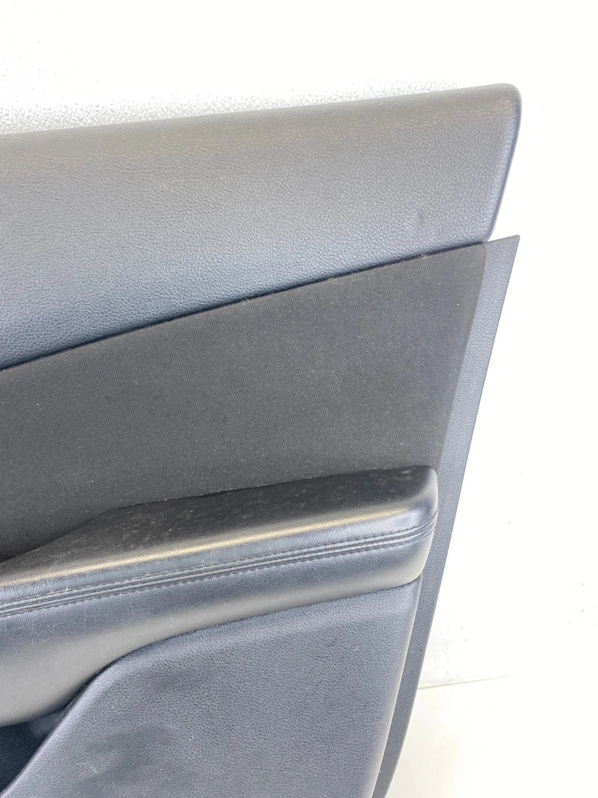 2015-2017 Chrysler 200 Front Right Side Interior Door Panel Assy 5MC30DX9AB OEM