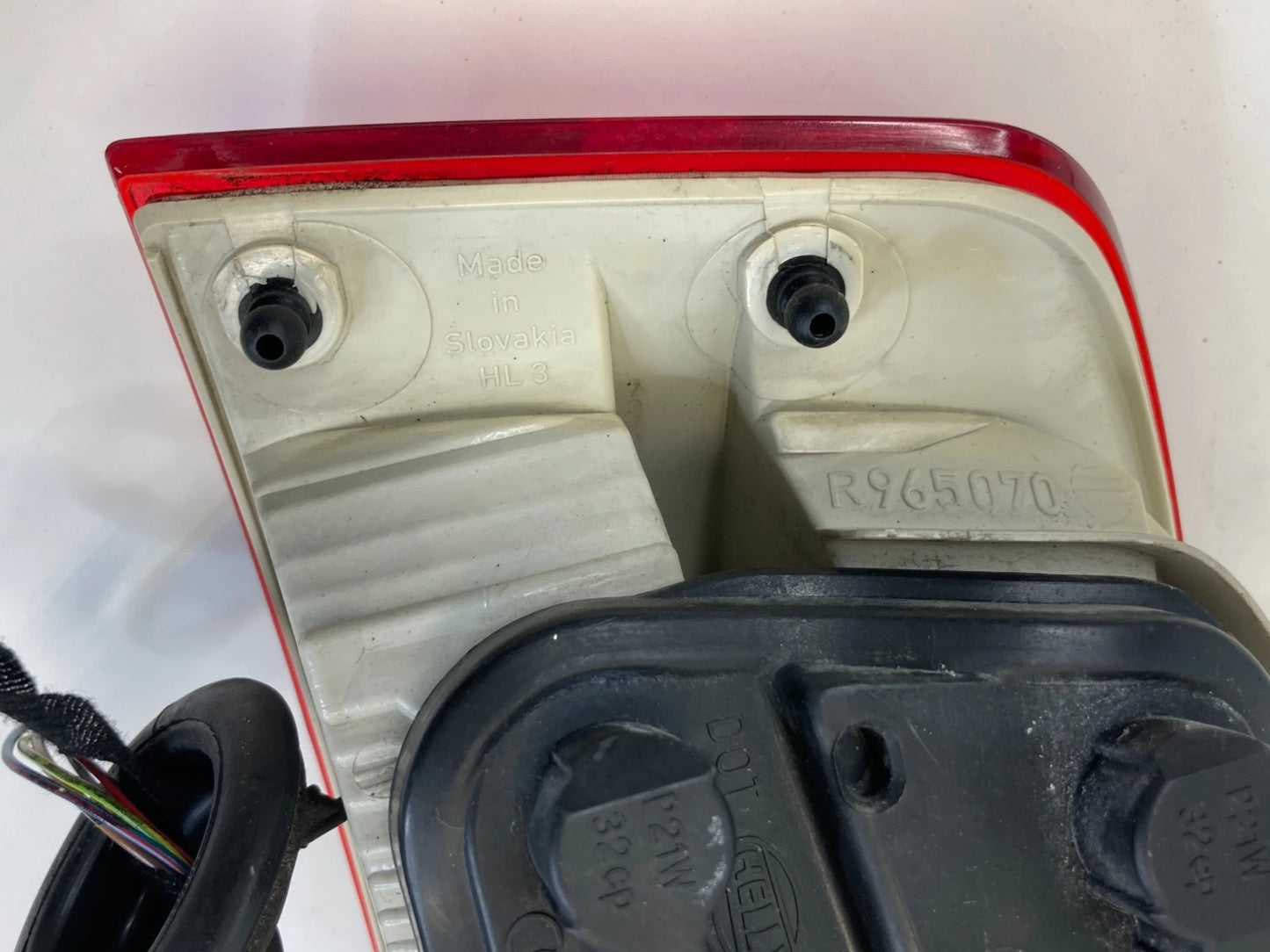 2005-2008 AUDI A4 QUATTRO REAR RIGHT PASSENGER RH SIDE TAIL LIGHT 8E5945096 OEM