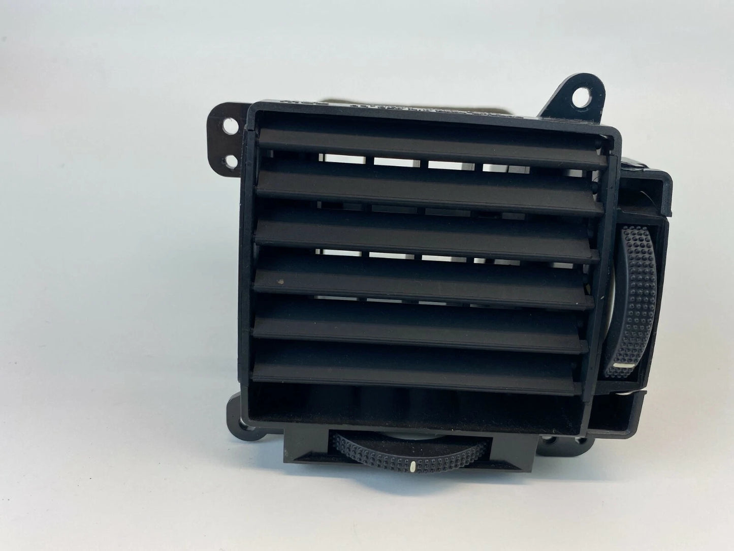 2004-2006 KIA AMANTI FRONT LEFT DRIVER SIDE CENTER DASH AC HEAT AIR VENT GRILLE