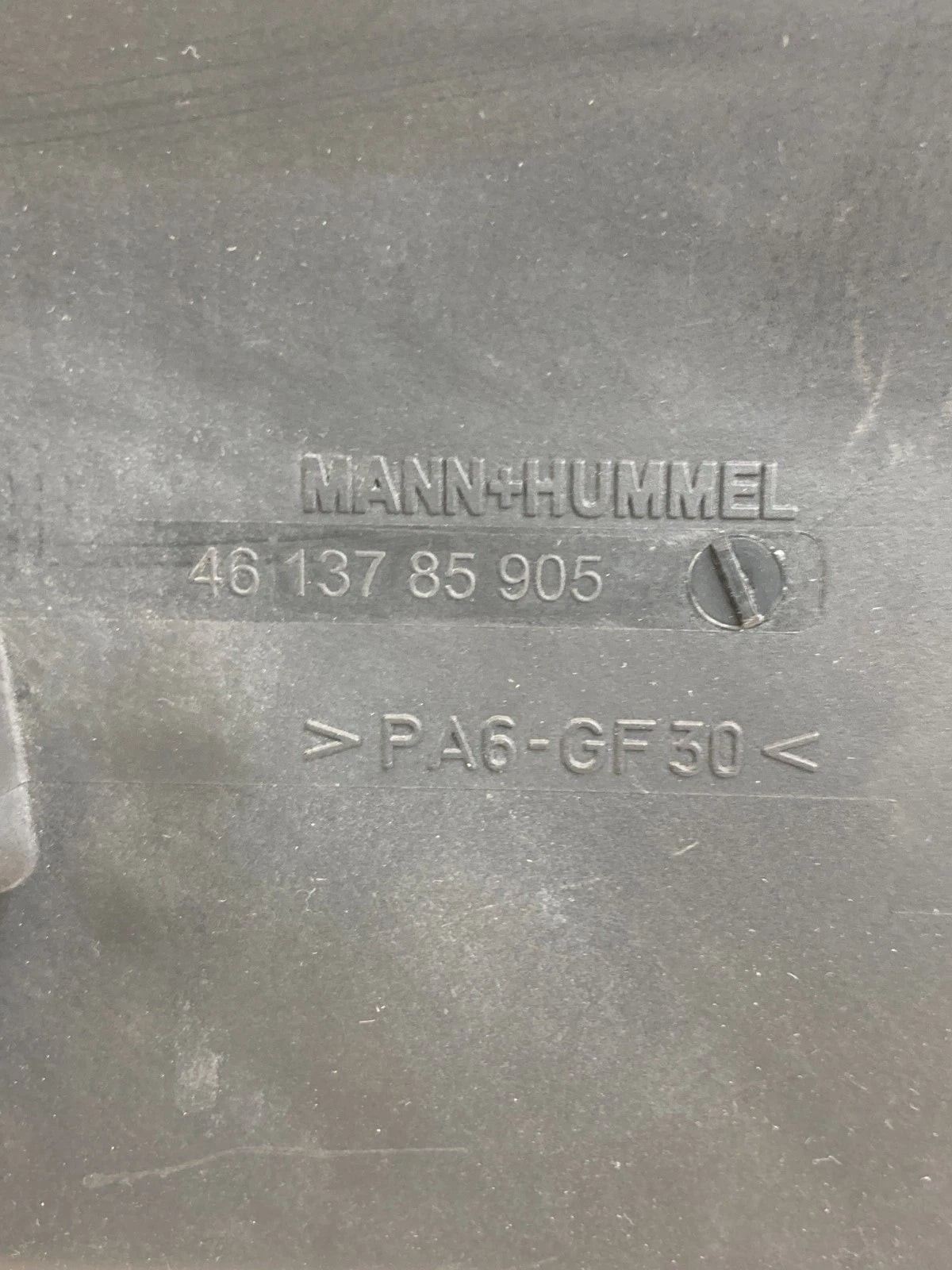 2012-2016 Volvo S60 T5 2.5L Sedan Air Intake Box Filter Cleaner 30677718 OEM