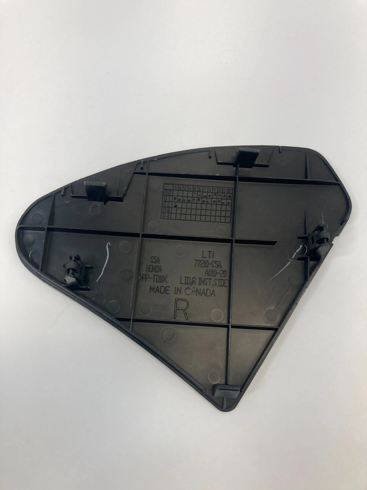 2001-2005 HONDA CIVIC DASH RIGHT PASSENGER SIDE END COVER TRIM BEZEL 77210S5A
