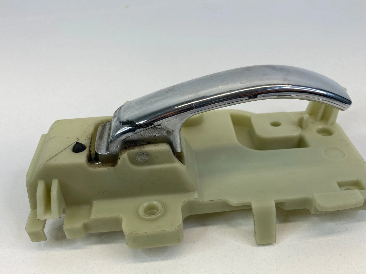 2009-2017 JEEP PATRIOT REAR RIGHT PASSENGER SIDE INNER DOOR HANDLE ASSEMBLY OEM