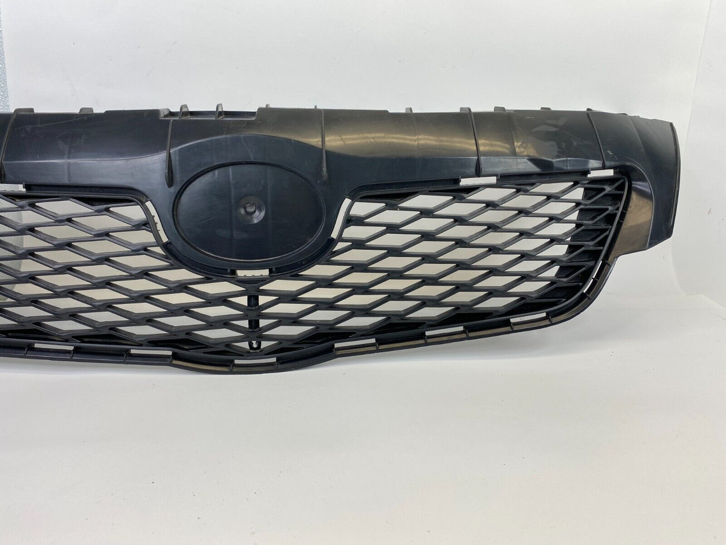 2009 2010 09 10 Toyota Corolla Front Bumper Upper Grill Grille