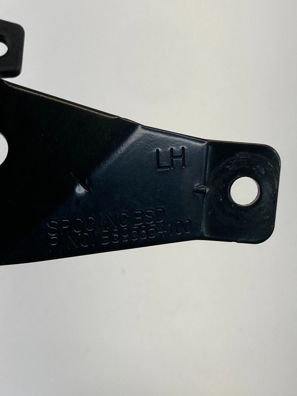 2013-2016 HYUNDAI SANTA FE REAR LEFT BLIND SPOT SENSOR MONITOR MODULE 95811B8000