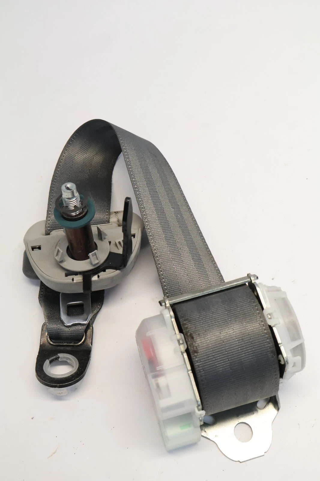 2011-2014 TOYOTA SIENNA REAR LEFT 3ND ROW SEAT BELT RETRACTOR OEM FACTORY