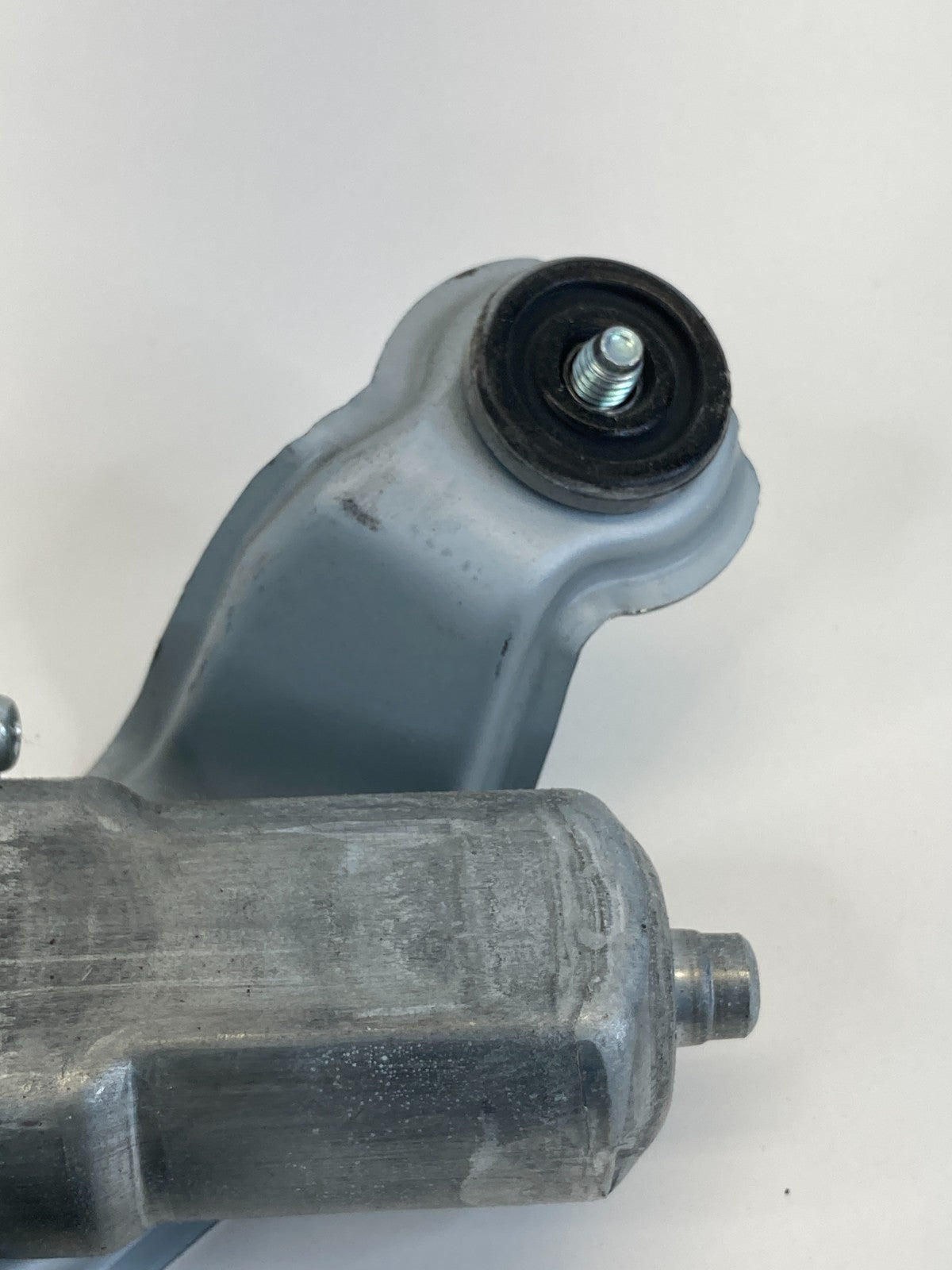 2014-2025 Kia Soul Rear Windshield Wiper Motor Assembly 98700-B2000 OEM