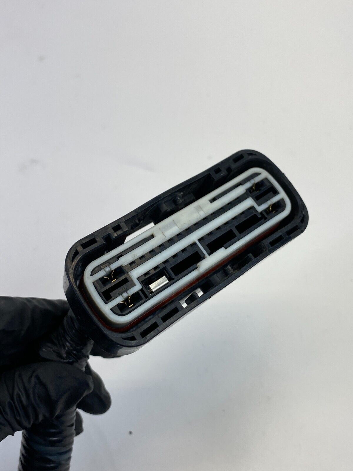 2002-2004 Nissan Pathfinder 3.5L V6 4WD Anti Lock Brake Pump Plug Connector OEM