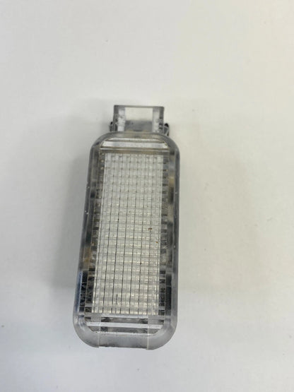 2001-2005 VOLKSWAGEN PASSAT WAGON 4-DR REAR RIGHT DOOR COURTESY LIGHT 3B0947415B