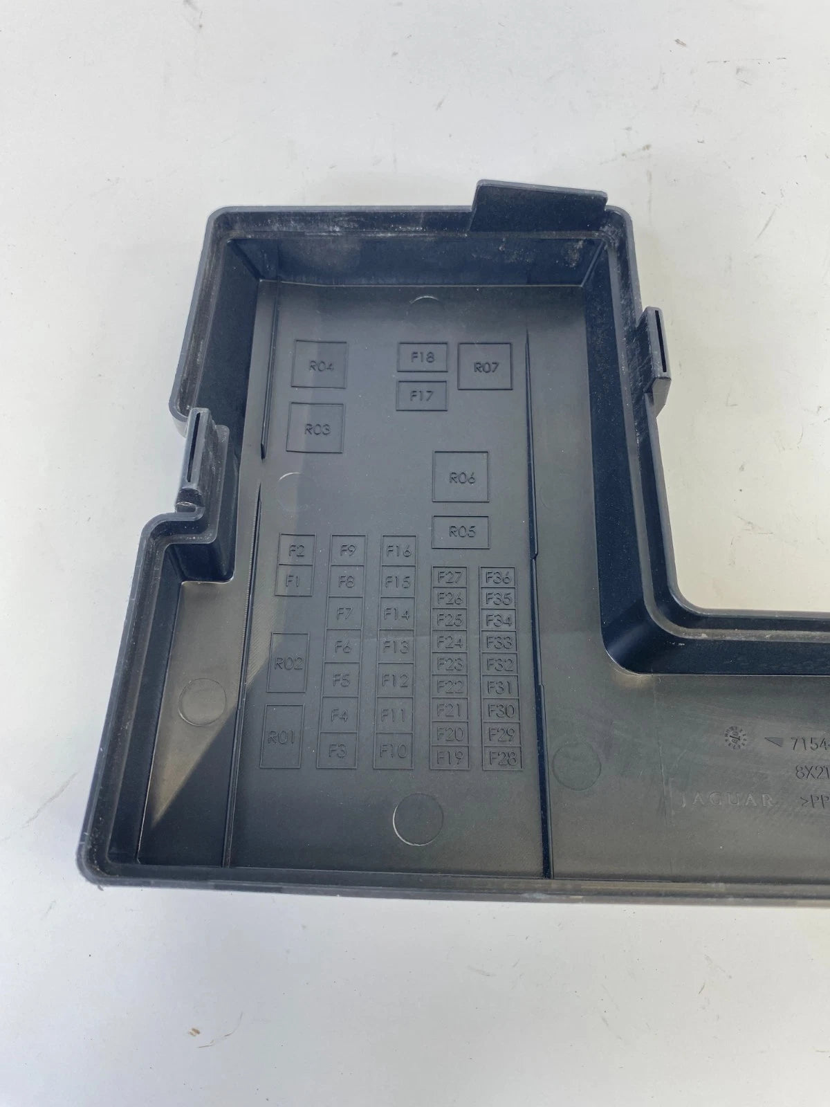 2009-2011 JAGUAR XF 4.2L AT ENGINE FUSE BOX RELAY COMPARTMENT 8X2T-14290-FD OEM
