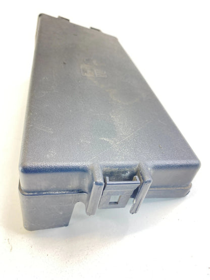 2005-2007 FORD FIVE HUNDRED ENGINE FUSE RELAY BOX FUSEBOX COVER LID TRIM OEM