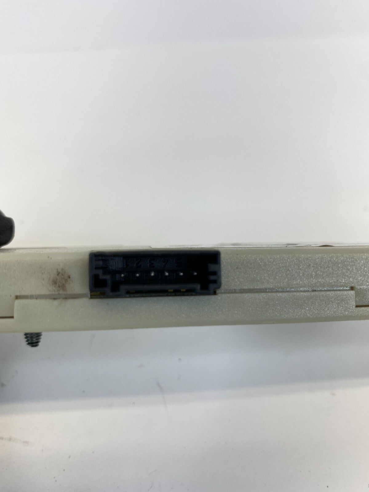 2006 BMW 330i 325i 325xi Antenna Amplifier Control Module Unit AV692893806U