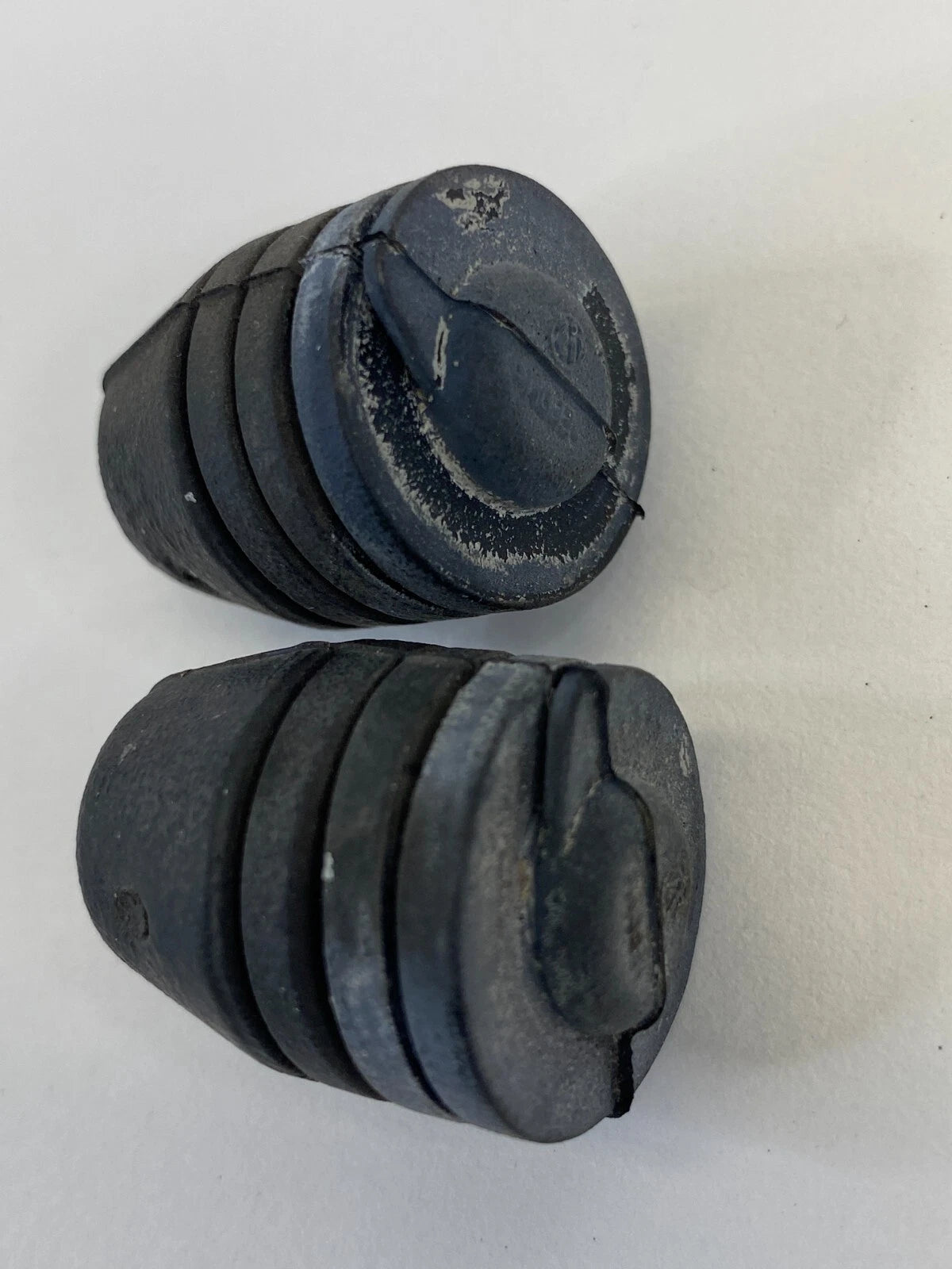 1998-2001 12-17 VOLKSWAGEN PASSAT HOOD BUMPER ADJUSTMENT RUBBER CUSHION PAIR