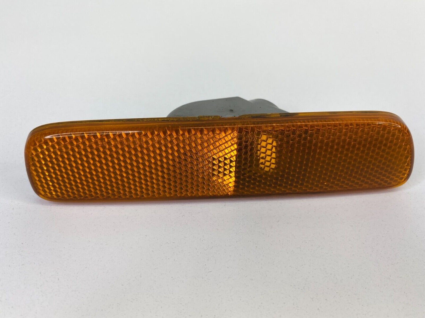 1999-2003 Lexus RX300 Sedan Front Right Passenger Side Marker Turn Signal Light