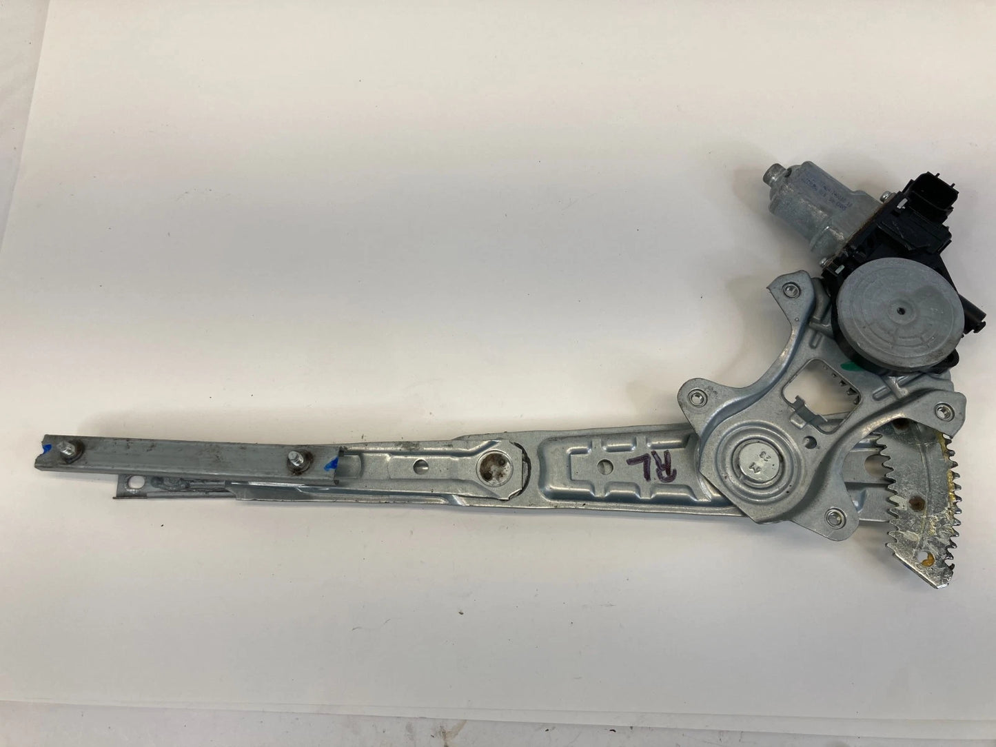 2013-2019 NISSAN SENTRA REAR LEFT POWER WINDOW MOTOR W/ REGULATOR 82731-3TA2A