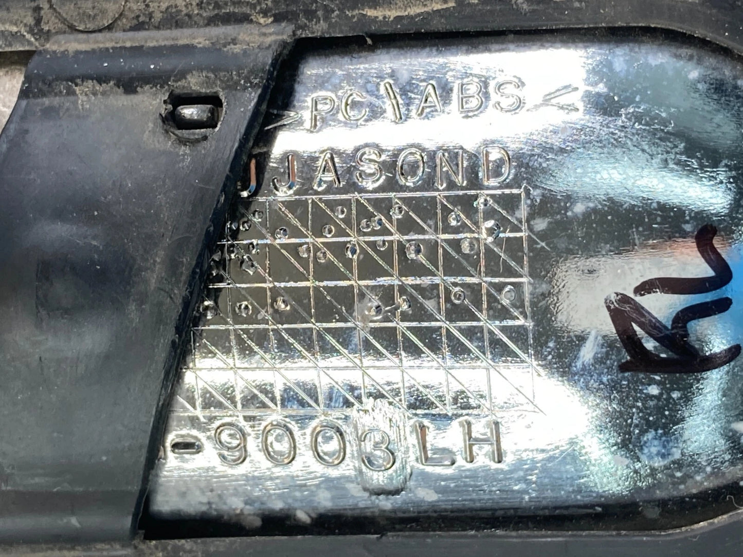 1998-2002 LINCOLN TOWN CAR REAR LEFT EXTERIOR DOOR HANDLE 988-3000-ASM OEM