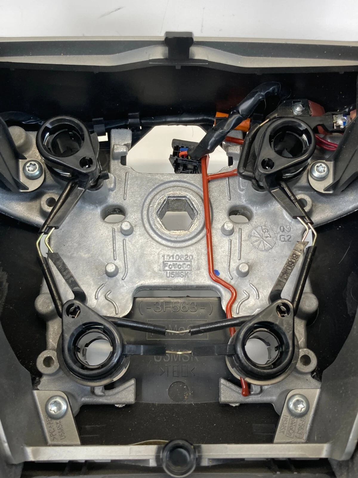 09-12 FORD FLEX STEERING WHEEL W/ CRUISE PHONE CONTROL & WOOD TRIM 8A83-3F563