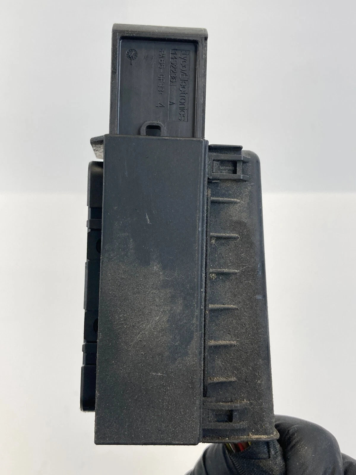 06 07 BMW 530I 3.0L ABS PUMP ANTI LOCK BRAKE CONTROL MODULE PLUG CONNECTOR OEM