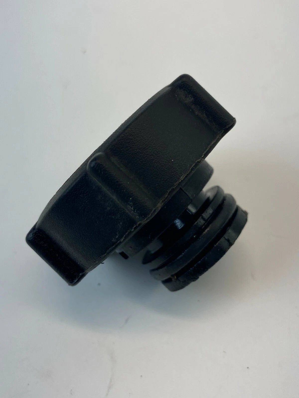2008-2012 FORD ESCAPE ENGINE COOLANT RESERVOIR CAP TANK LID COVER YL84-8100-AA