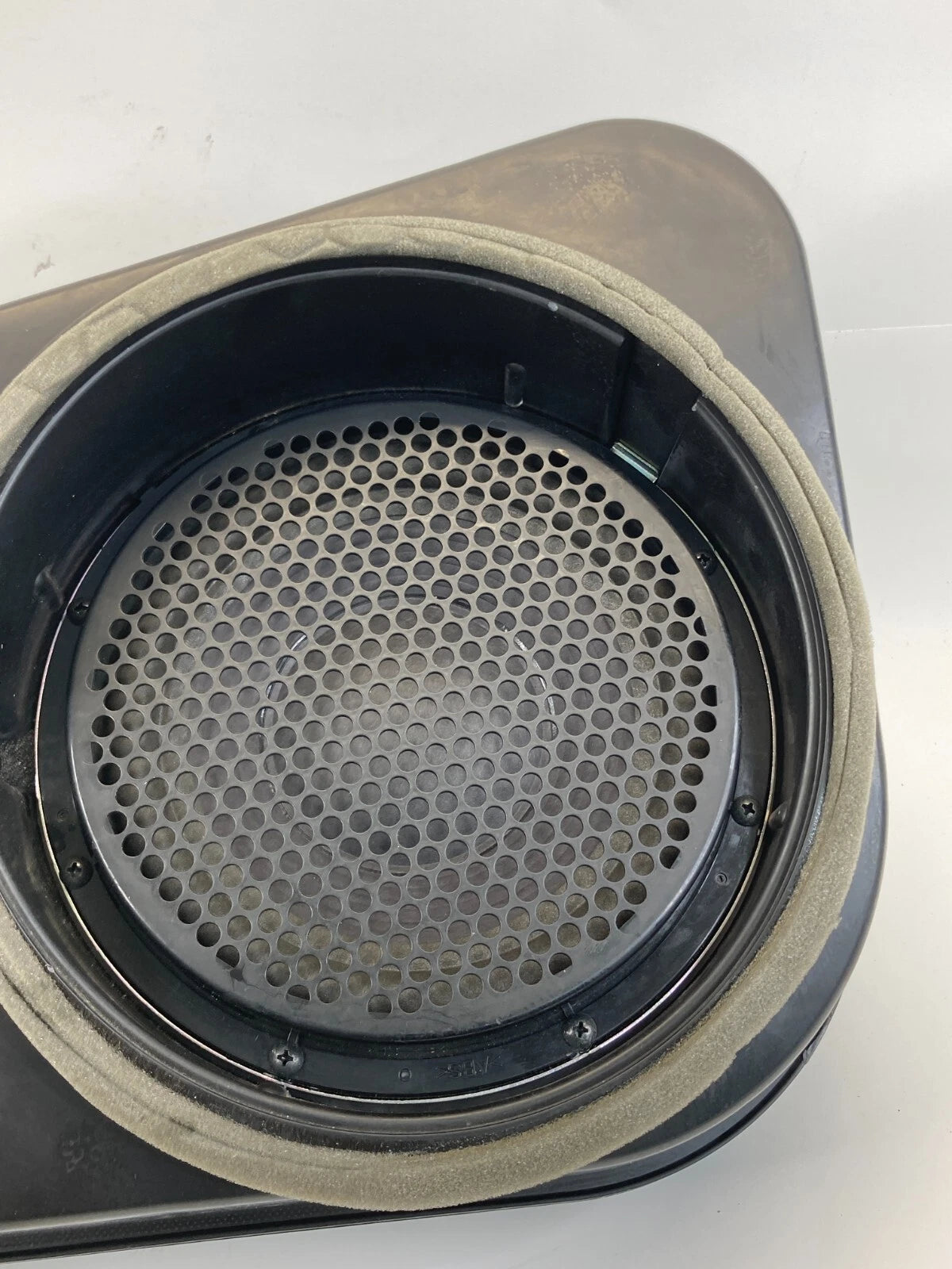 10-17 CHEVROLET EQUINOX GMC TERRAIN REAR AUDIO SPEAKER SUBWOOFER 23145362 OEM