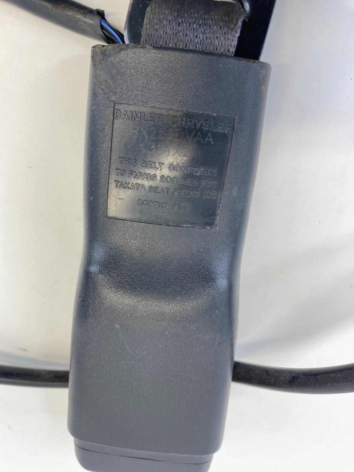 2005 CHRYSLER 300 FRONT LEFT DRIVER SIDE SEAT BELT BUCKLE 1BX251DVAA OEM
