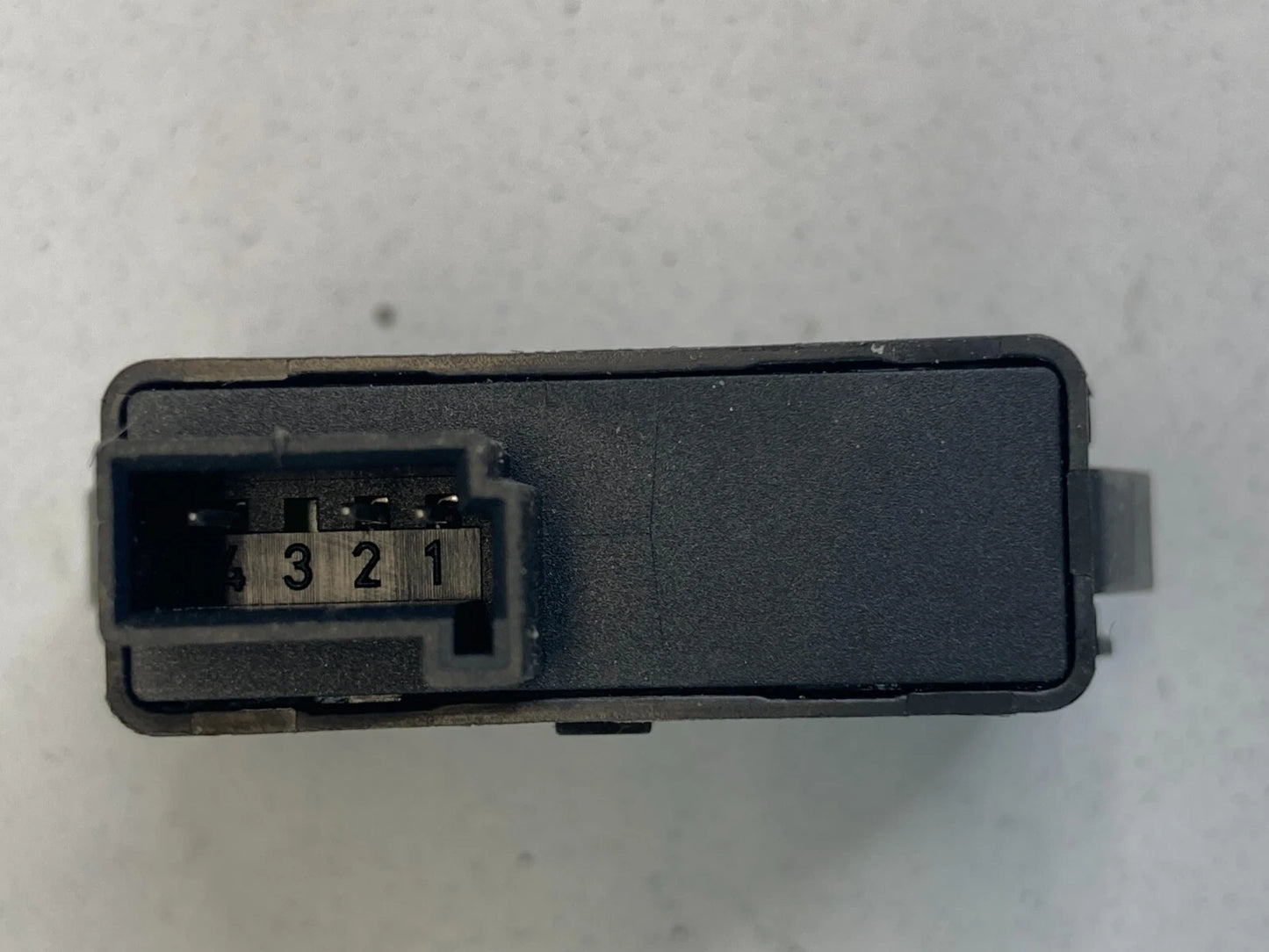 2003-2009 MERCEDES-BENZ E320 FRONT LEFT SEAT DYNAMIC CONTROL SWITCH A2118216551
