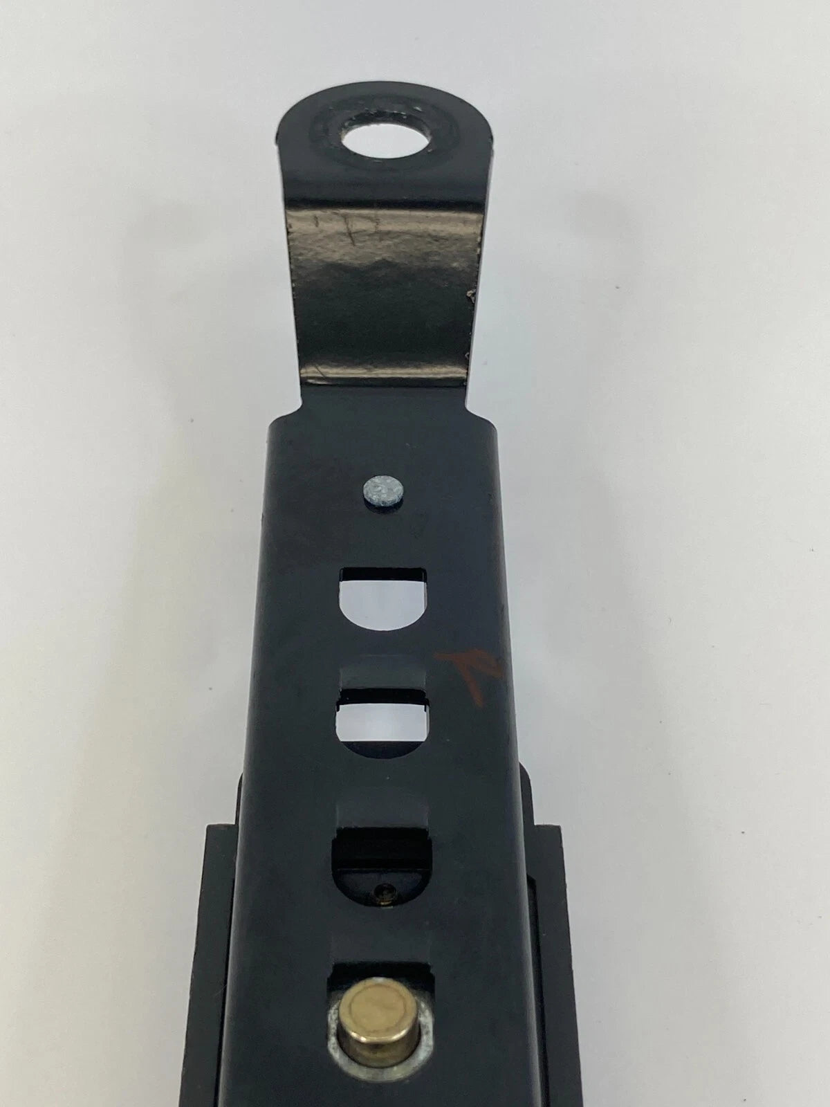 2004-2009 CHEVROLET COLORADO FRONT PASSENGER RIGHT SEAT BELT HEIGHT ADJUSTER