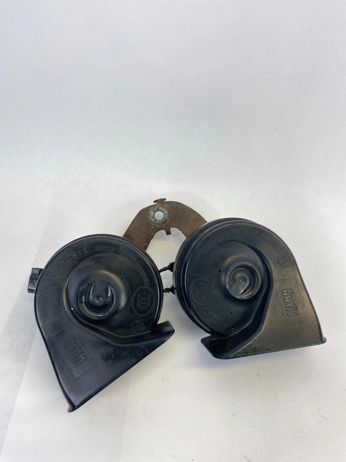 2009-2020 DODGE JOURNEY LOW & HIGH DUAL TONE NOTE HORN AND BRACKET MOUNT OEM