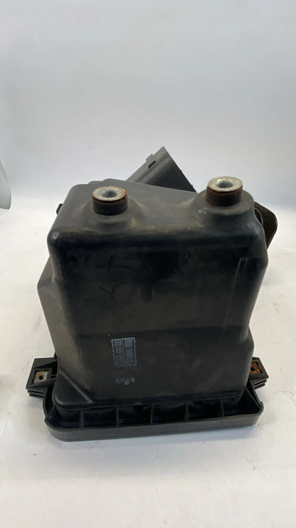 2005 2006 TOYOTA SIENNA 3.3L ONLY LOWER AIR INTAKE CLEANER BOX HOUSING COVER OEM