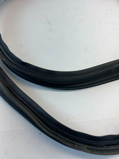2005 06 07 08 09 FORD MUSTANG REAR TRUNK LID DECK RUBBER WEATHERSTRIP SEAL OEM