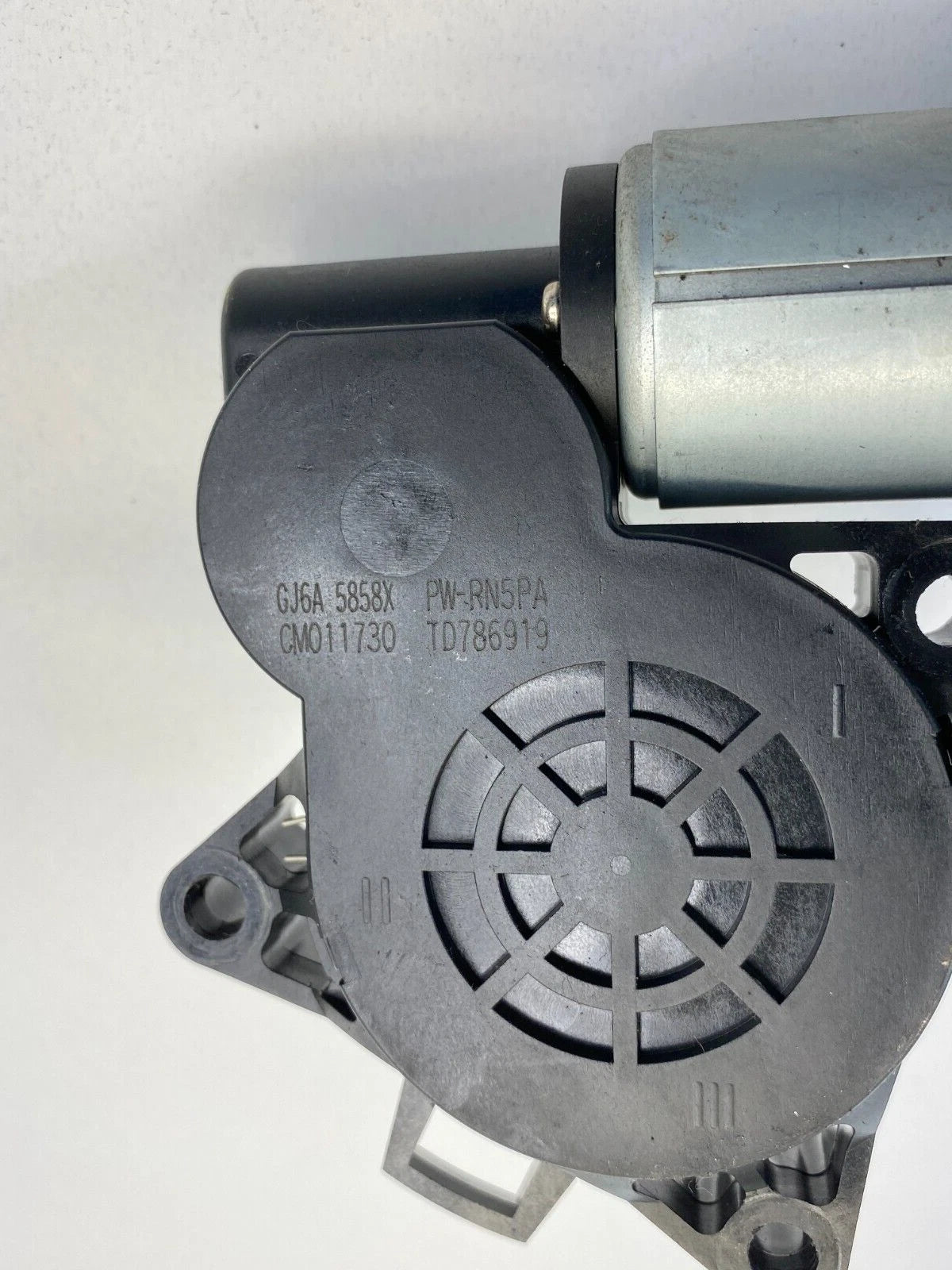 2004-2009 MAZDA3 FRONT RIGHT SIDE DOOR POWER WINDOW MOTOR ASSEMBLY GJ6A5858X OEM