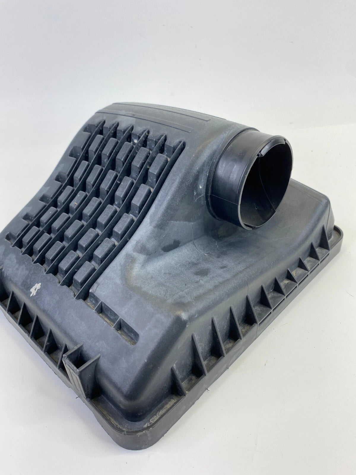 2011-2014 HYUNDAI SONATA 2.4L AT AIR INTAKE CLEANER BOX UPPER COVER TRIM OEM