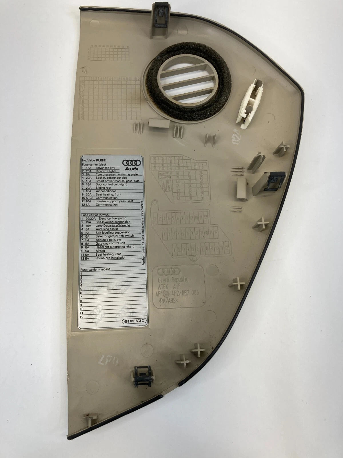 2007-2011 AUDI A6 DASH RIGHT PASSENGER SIDE END CAP COVER 4F2-857-086 OEM