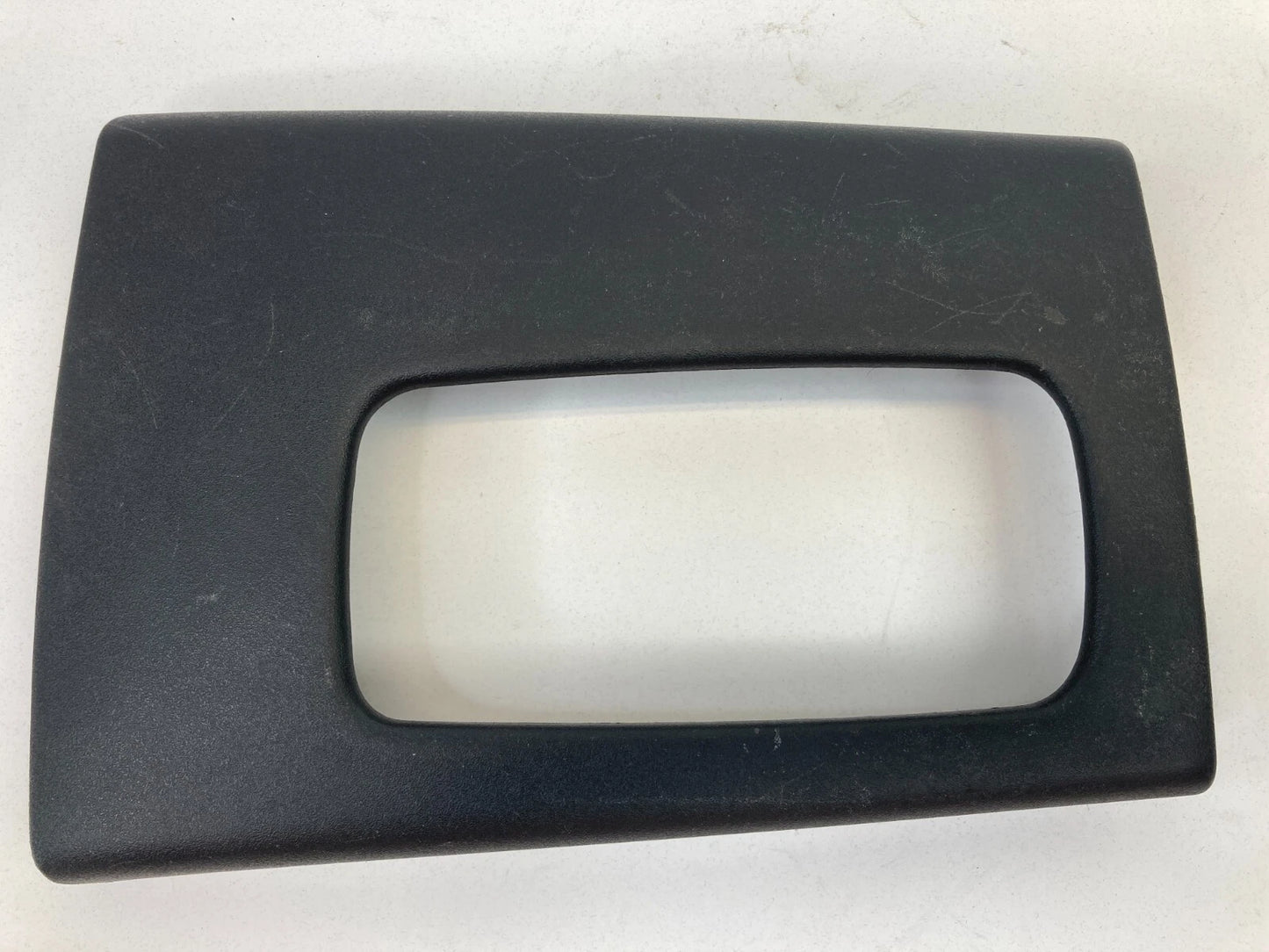 2002-2004 JEEP LIBERTY CENTER CONSOLE SHIFTER SHIFT PANEL BEZEL TRIM 5GP21DX9AE