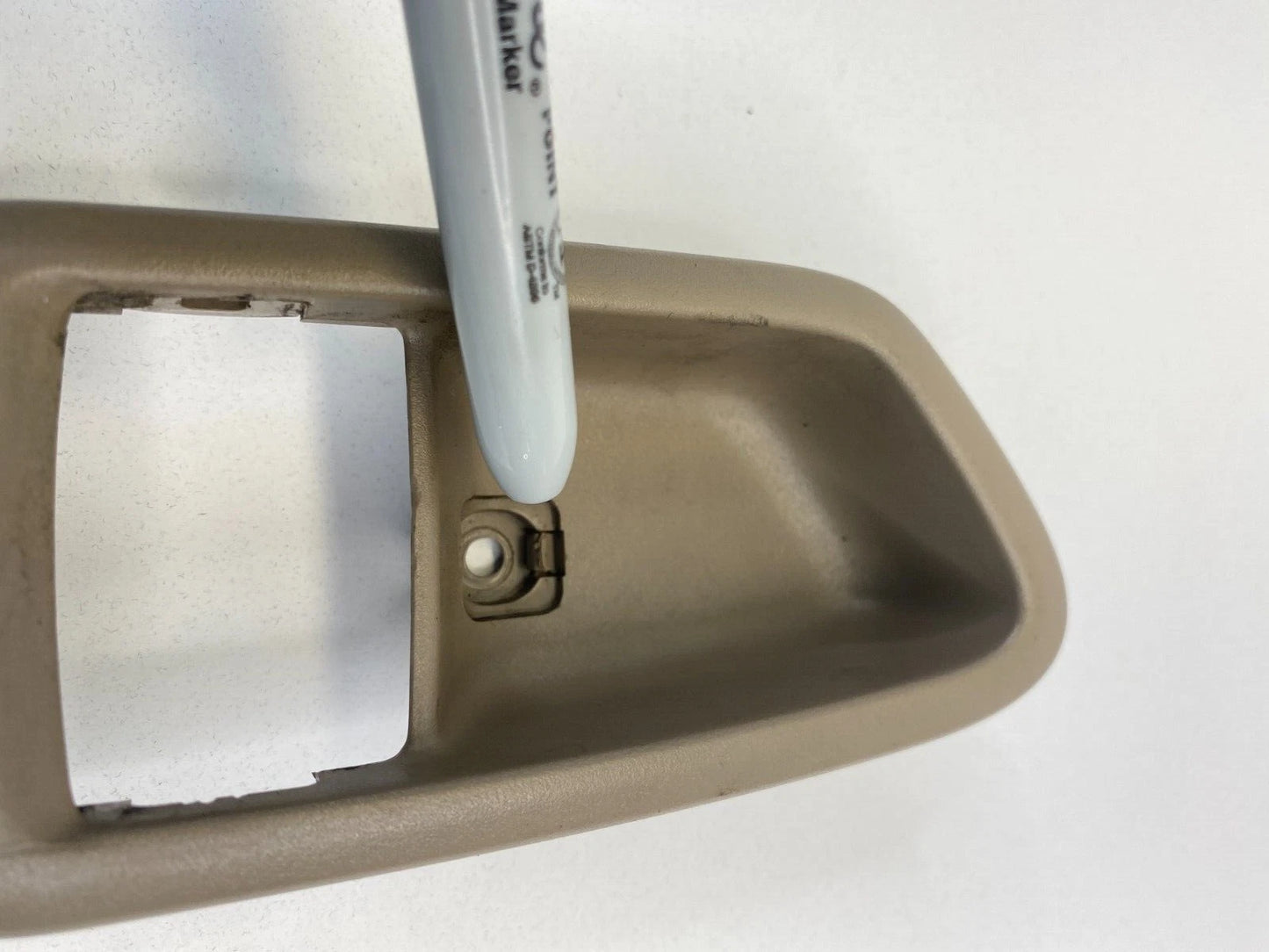 1997-2001 TOYOTA CAMRY REAR RIGHT SIDE INNER DOOR HANDLE BEZEL TRIM 69277-AA010