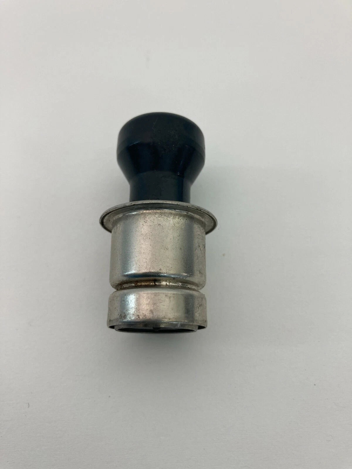 1999 00 01 02 03 2004 SUZUKI VITARA DASH CENTER CIGARETTE LIGHTER POWER OUTLET