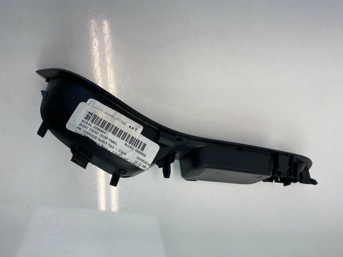 2012-2018 FORD FOCUS FRONT RIGHT DOOR WINDOW SWITCH COVER BEZEL BM51-240A4A OEM