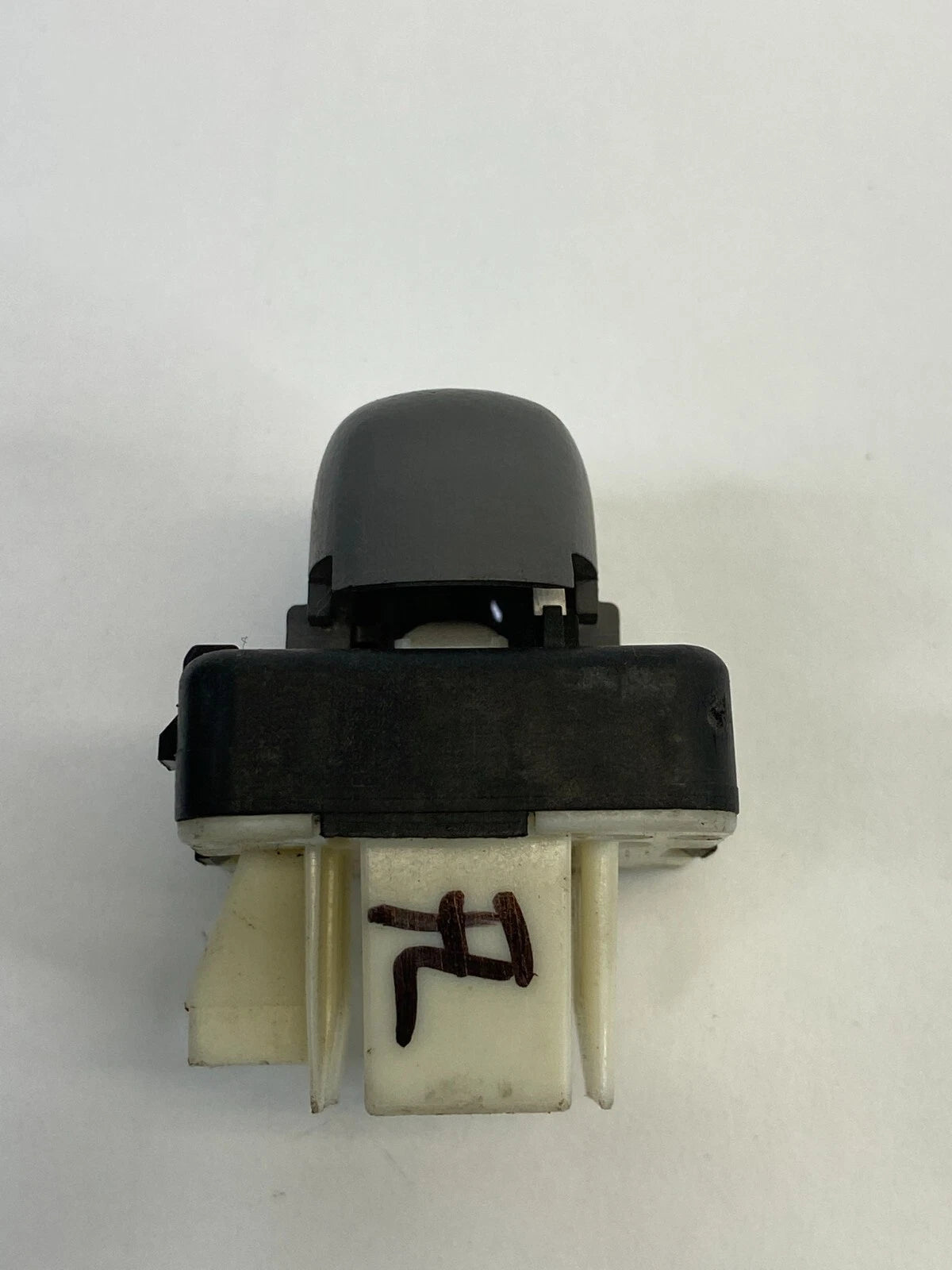 2001-2005 PONTIAC GRAND AM LEFT OR RIGHT DOOR LOCK CONTROL BUTTON SWITCH OEM