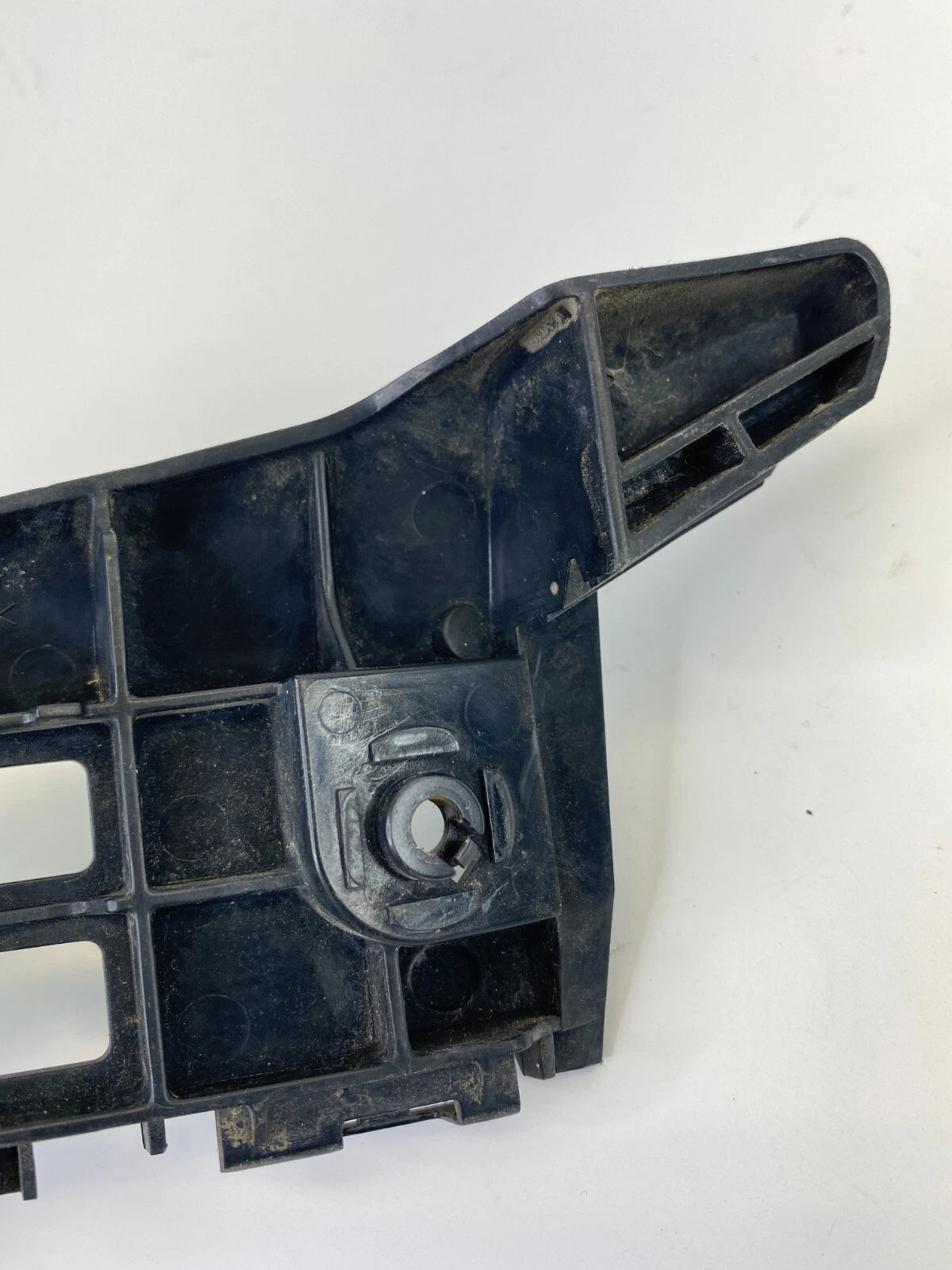 2010-2015 TOYOTA PRIUS FRONT RIGHT PASSENGER BUMPER RETAINER SUPPORT BRACKET OEM