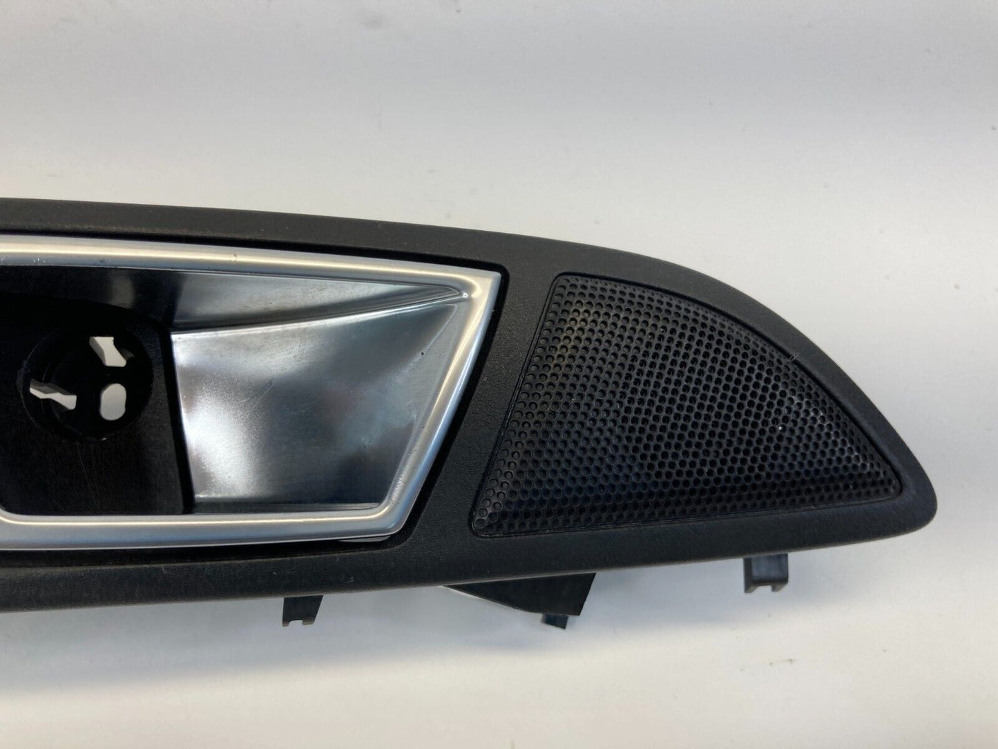 2014-2019 Ford Fiesta Front Right Side Inner Door Handle W/ Speaker AE83A22600A